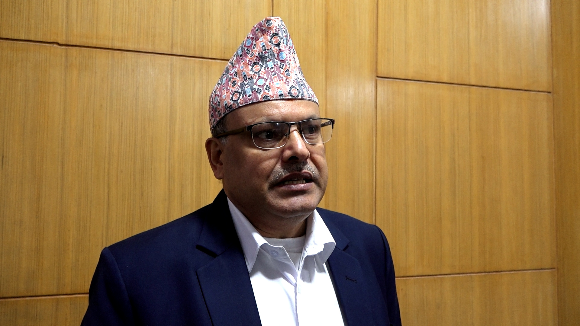 प्रधानमन्त्री र निर्वाचन आयोगका पदाधिकारीहरुबीच आसन्न निर्वाचनको विषयमा छलफल