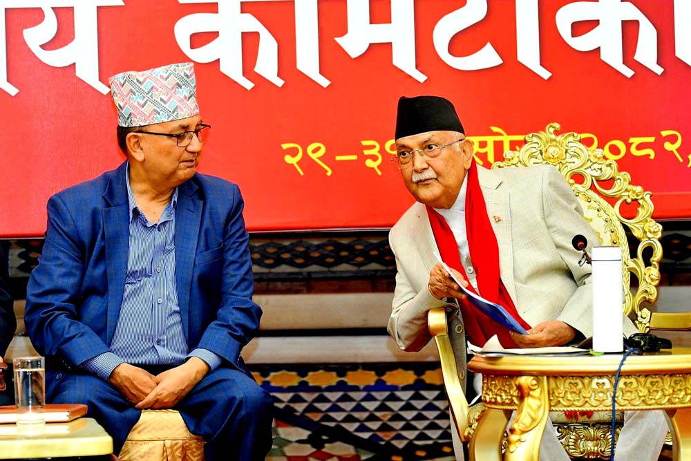 एमाले महाधिवेशन : ओली र पोखरेल टीम बनाउन व्यस्त