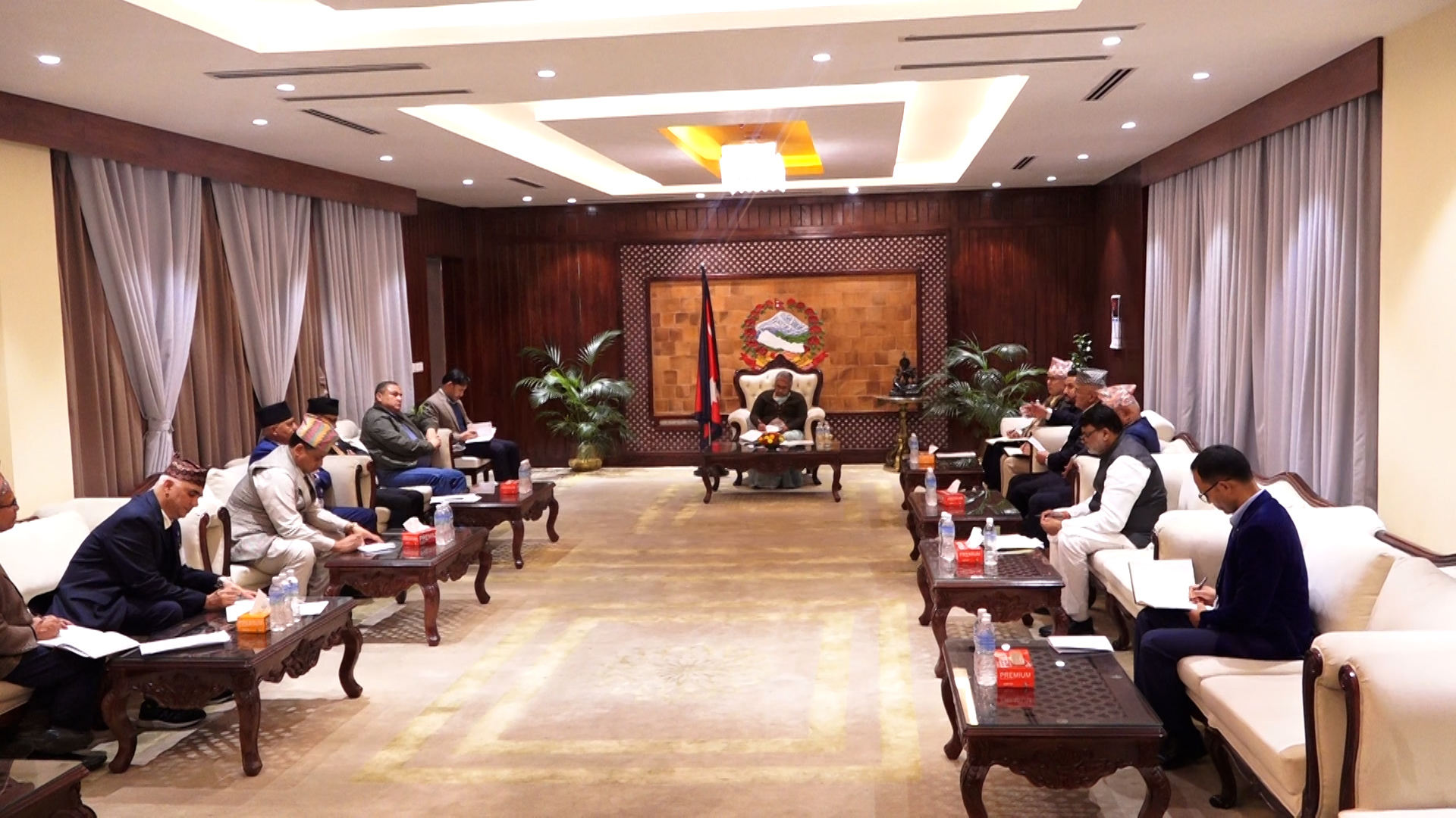 प्रधानमन्त्री कार्की र सातै प्रदेशका मुख्यमन्त्रीबीचको छलफल जारी