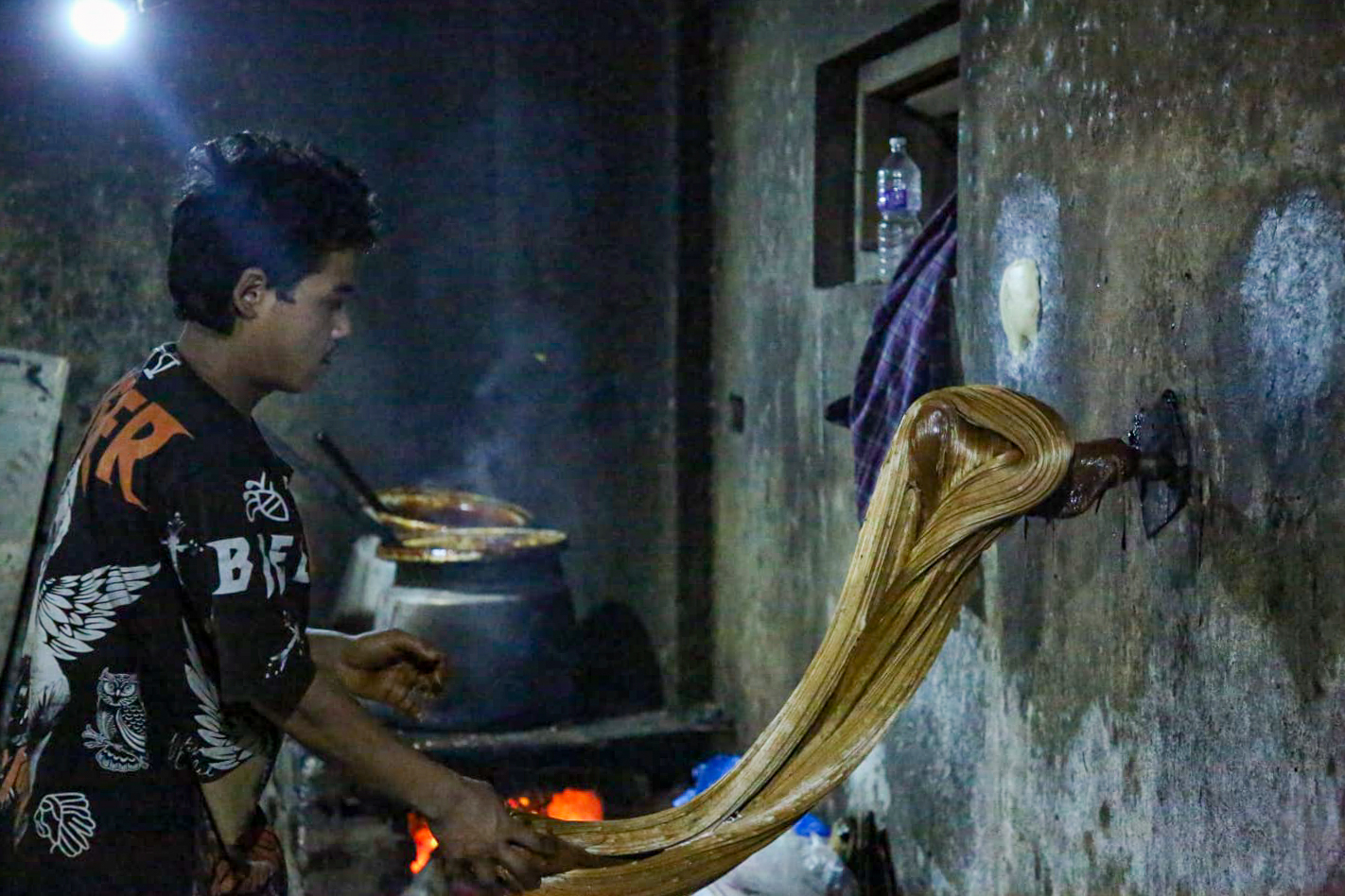 माघे संक्रान्तिका लागि चाकु बनाउन हतारो (तस्बिरहरुमा)