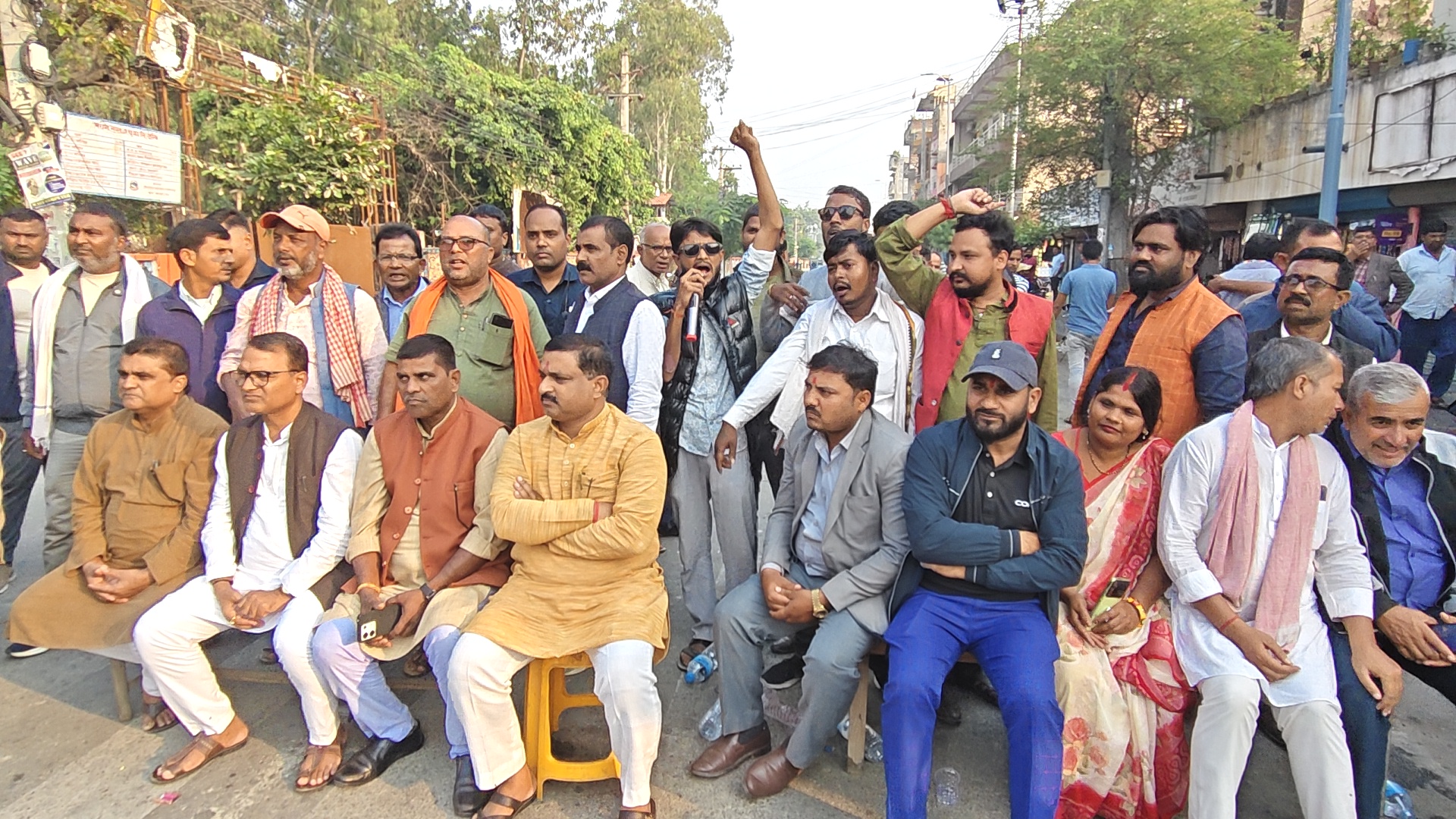 ७ दलिय गठबन्धनले विरोध तथा शान्तिपूर्ण आन्दोलन गर्दै