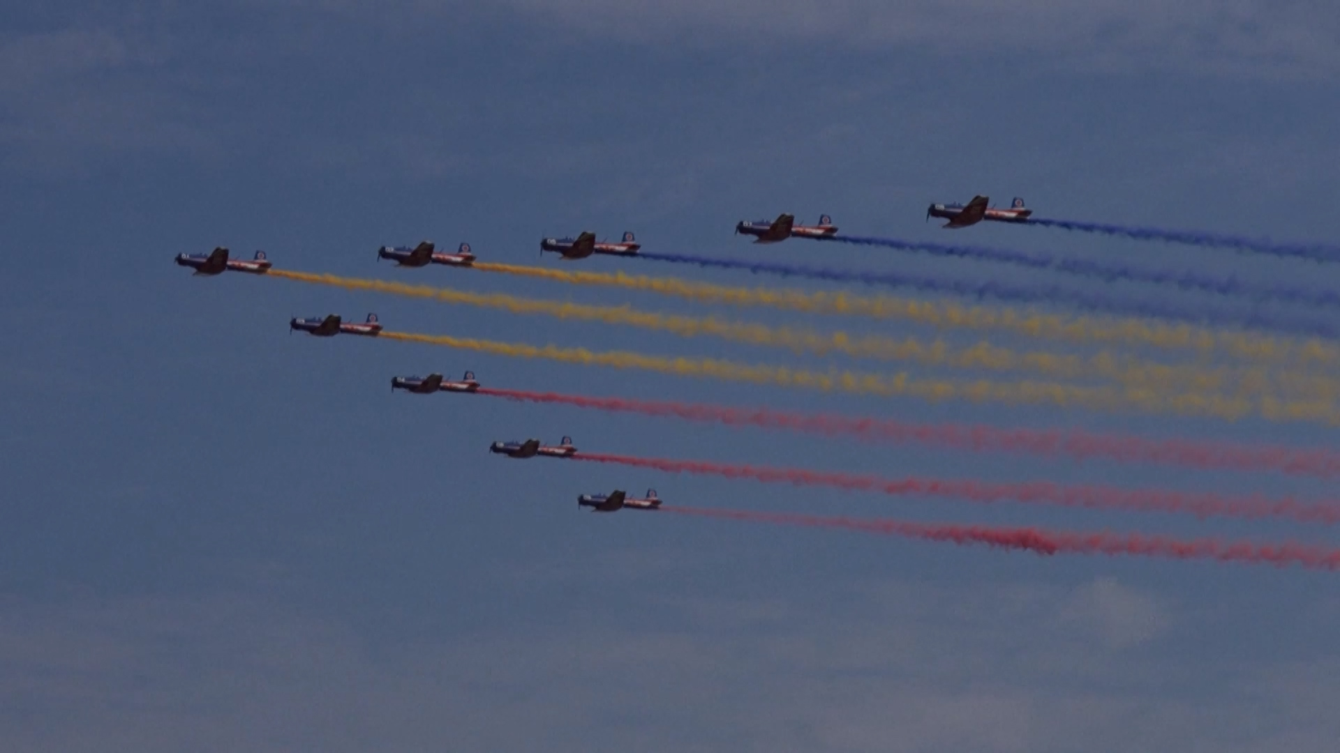 चीनमा एयर शो : एरोबेटिक टोलीहरूले देखाए अद्भुत कला