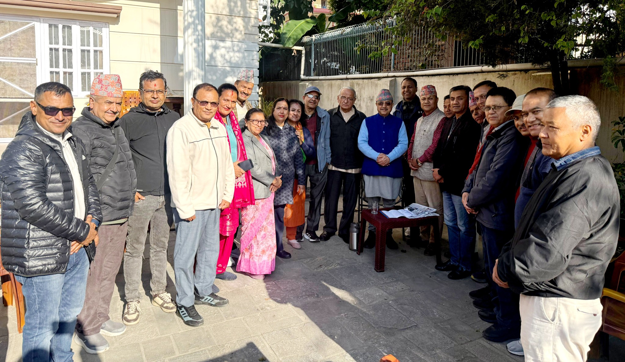 पूर्णबहादुर खडकालाई ट्रेड युनियन कांग्रेसको ज्ञापन : निर्वाचनअघि महाधिवेशन गरौं