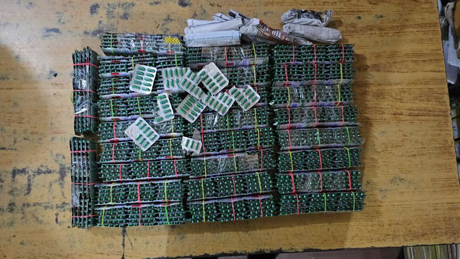 हेटौंडामा ट्रामाडोल क्याप्सुलसहित पाँच जना पक्राउ