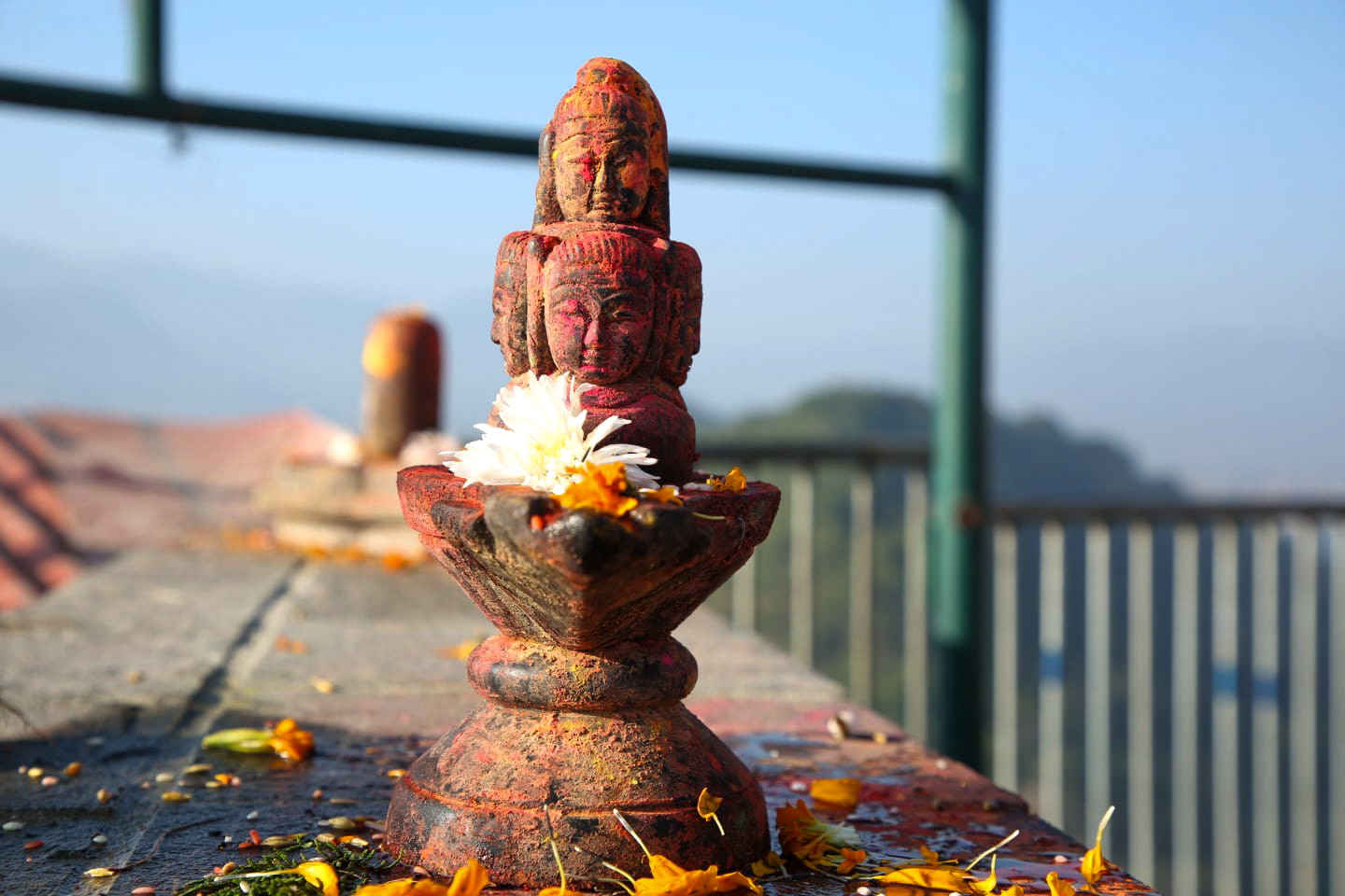 गोदावरीमा रहेको सन्तानेश्वर महादेव मन्दिर (तस्बिरहरुमा)