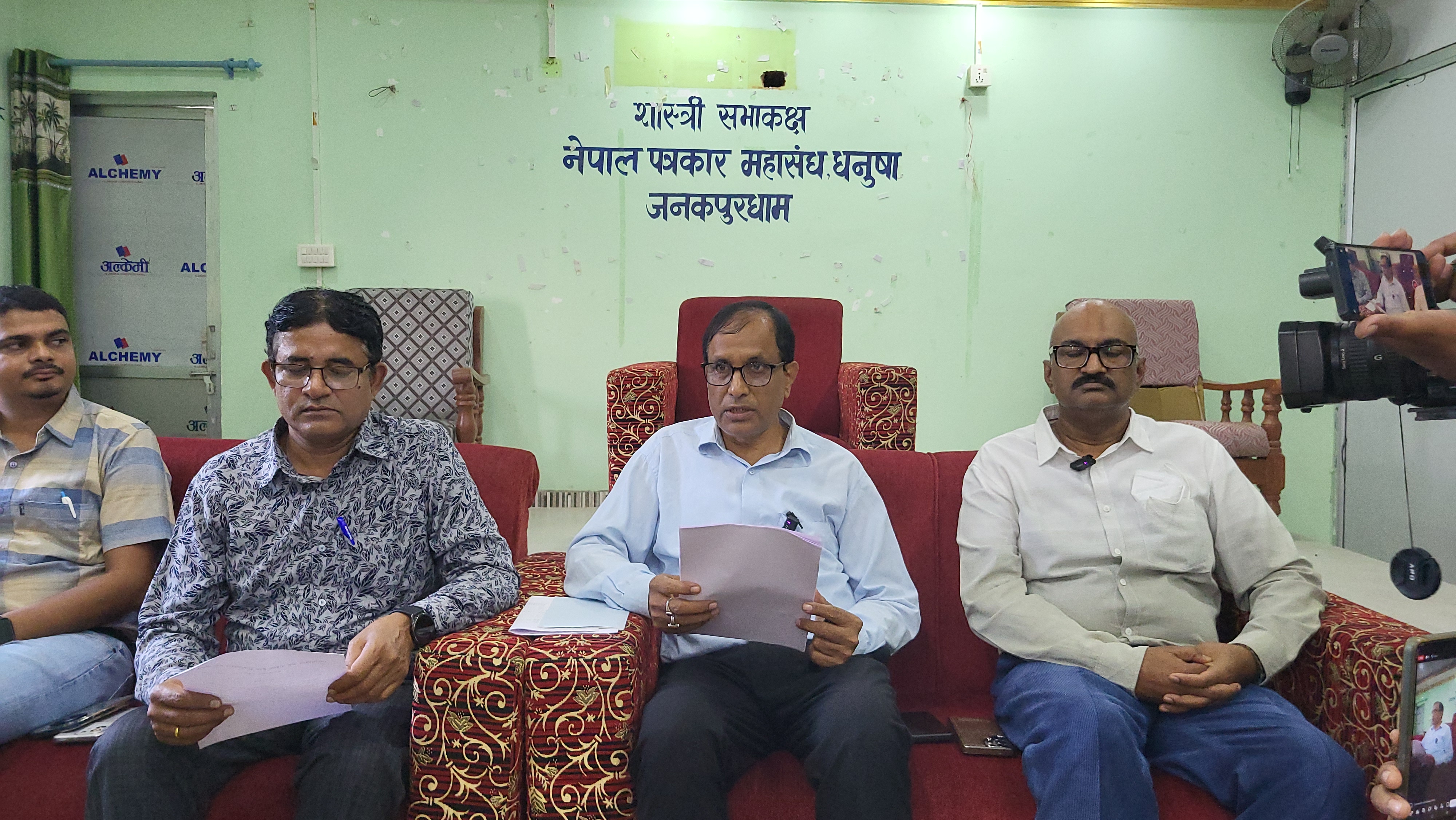 जनकपुरका निजी अस्पताल सञ्चालकहरु चिकित्सकहरुको माग सम्बोधन गर्न तयार