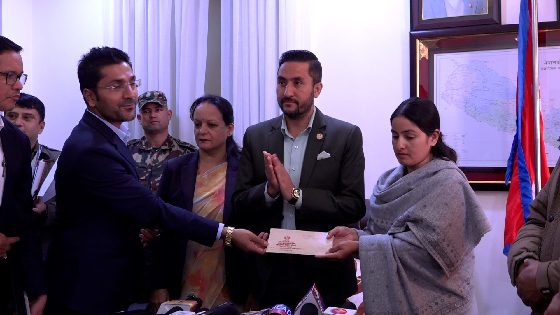 राजावादीको प्रदर्शनमा मृत्यु भएका पत्रकार रजककी श्रीमतीलाई सरकारी जागिर