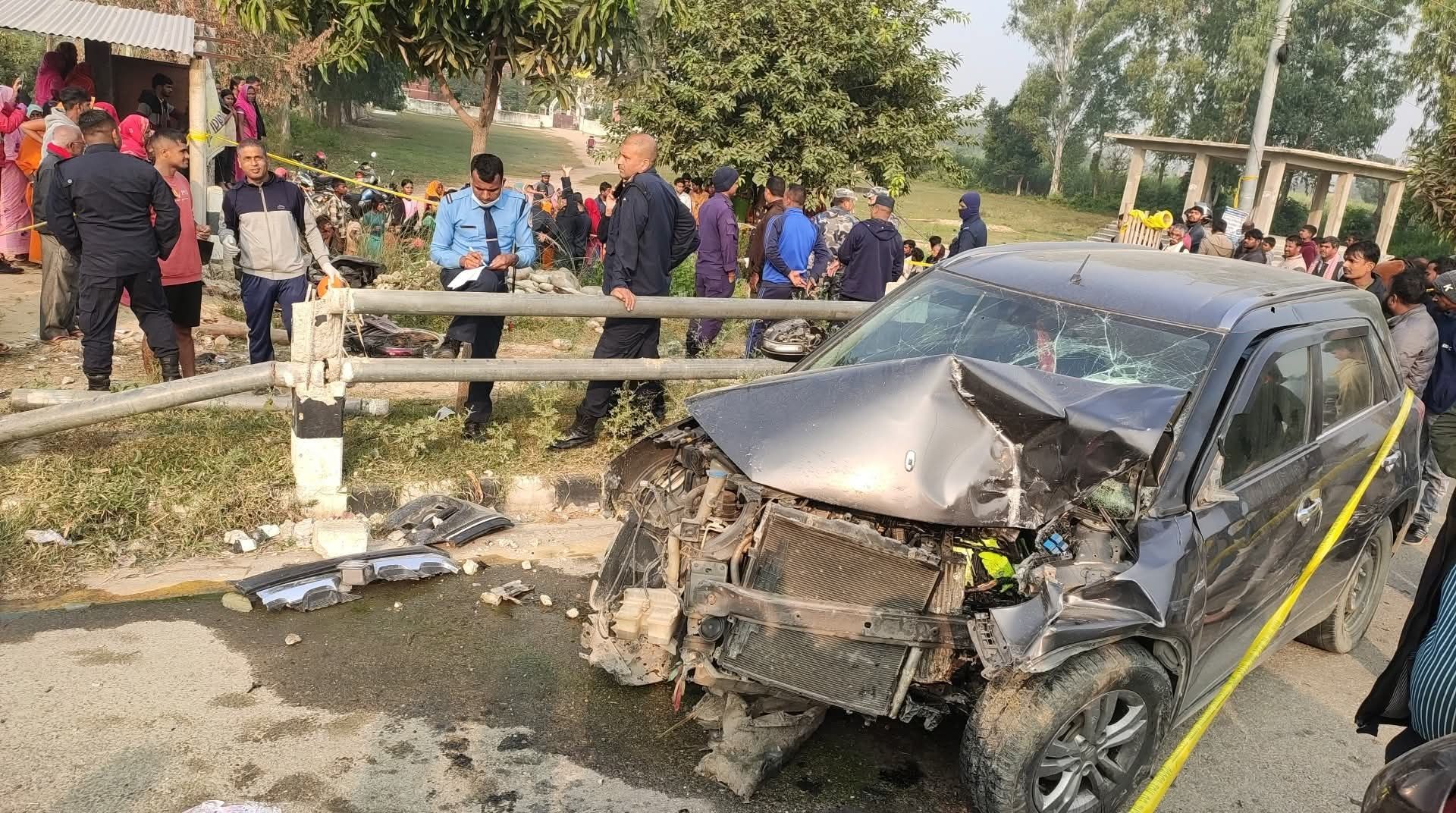 धनुषामा कारको ठक्करबाट श्रीमतीको मृत्यु, श्रीमान घाइते