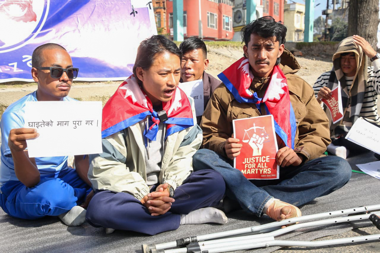 माइतीघरमा जेनजीहरूको धर्ना जारी (तस्बिरहरू)