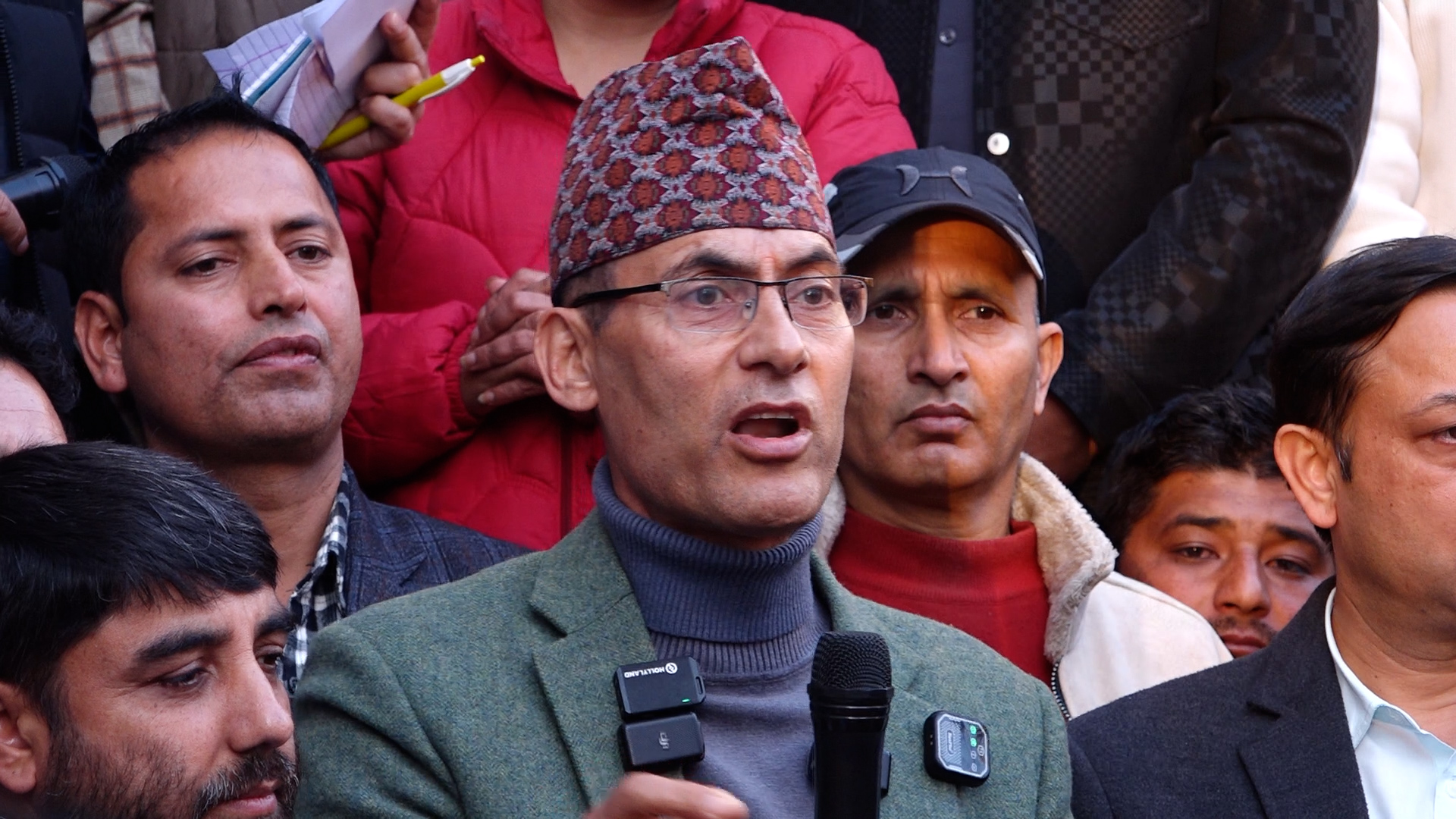 पूर्वएआइजी पोखरेल रास्वपा प्रवेश, रवि लामिछानेको गरे प्रशंसा