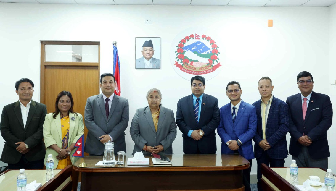 प्रधानमन्त्री र परिवार दलका प्रतिनिधिबीच छलफल, चुनावको वातावरण बनाउन आग्रह