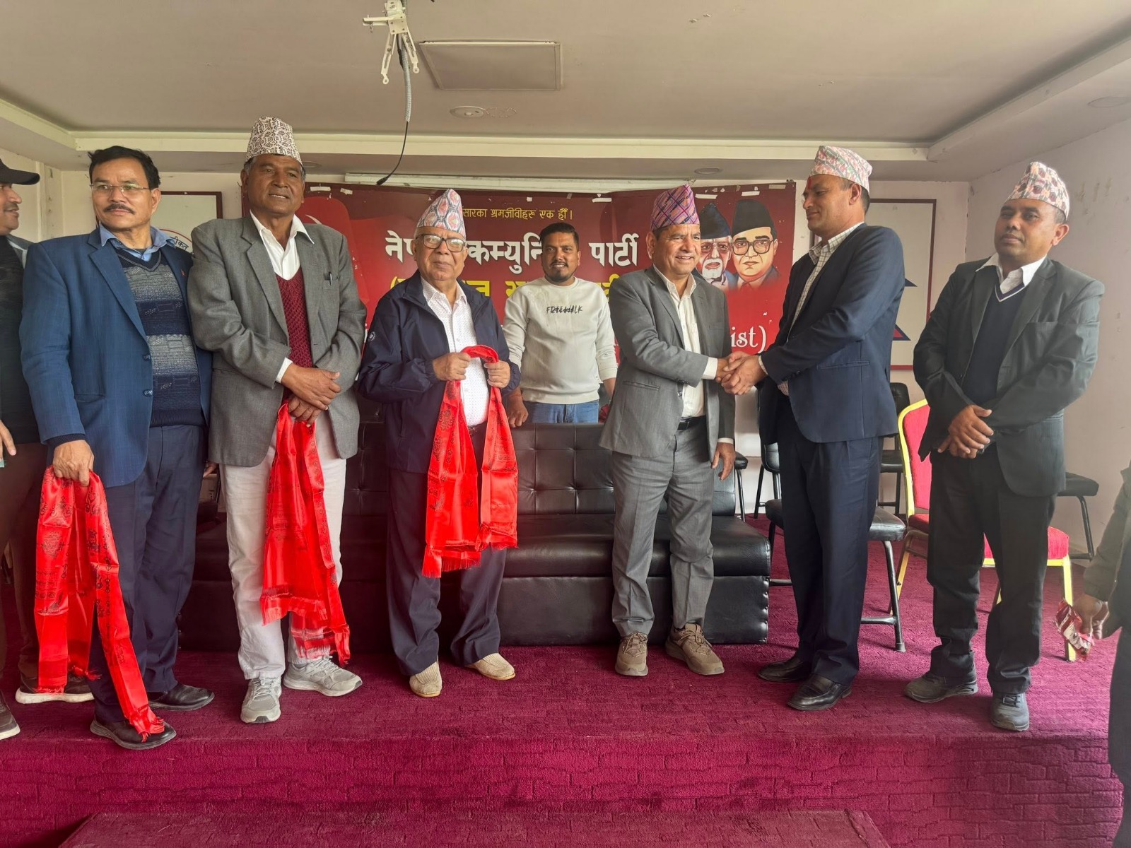 एमाले नेता शाही नेकपामा समाहित