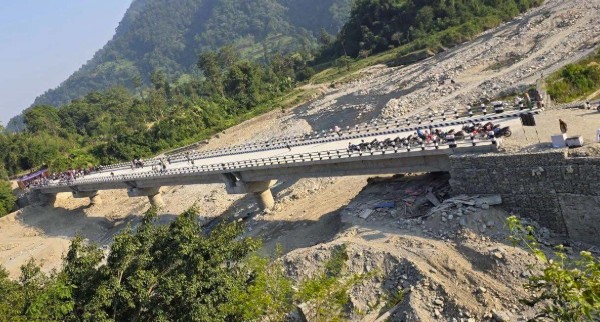 खोटाङको बुवाखोलामा पक्की पुल सञ्चालनमा