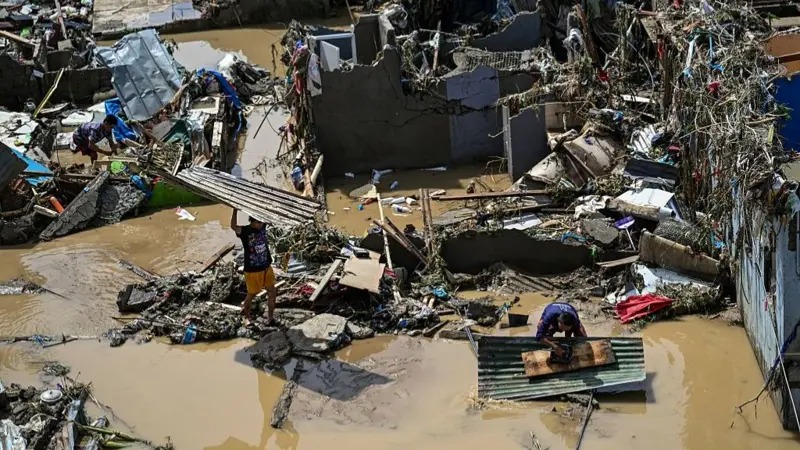 कालमेगी तुफानका कारण ८५ जनाको मृत्यु