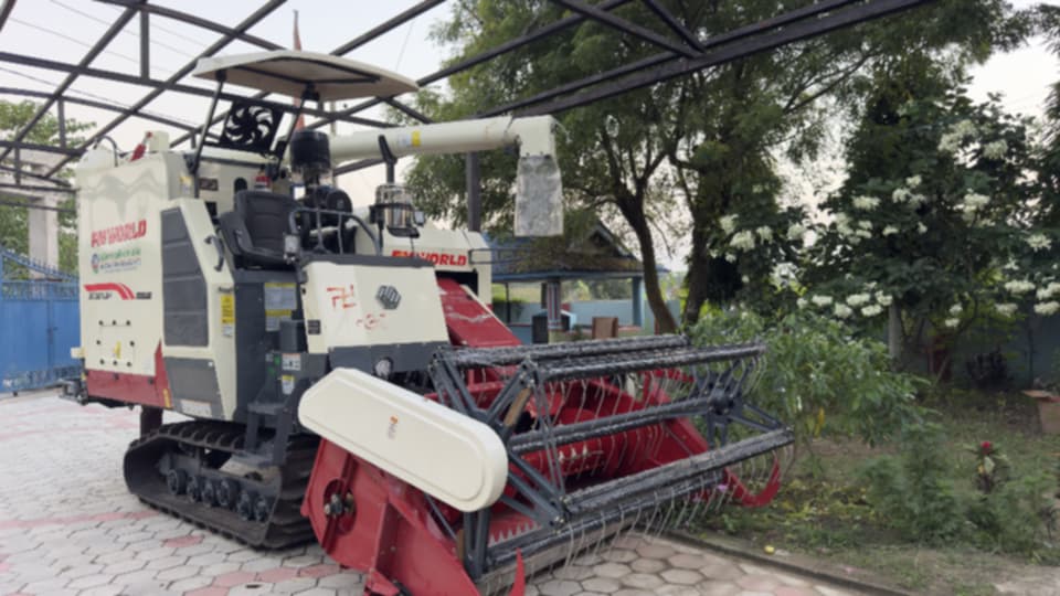 किसानको सहलगानीमा भित्रियो ६२ लाख बढीको धान काट्ने आधुनिक मेसिन