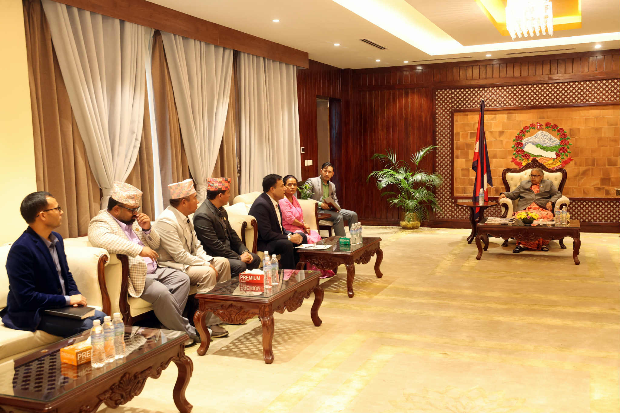 प्रधानमन्त्रीद्वारा स्थानीय सरकारका जनप्रतिनिधिहरुसँग छलफल