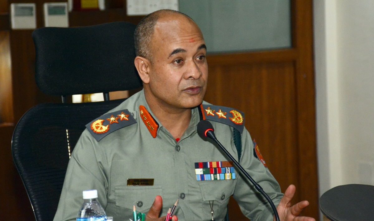 नागरिकको सेवा र सुरक्षामा समर्पित रहन महानिरीक्षक अर्यालको निर्देशन