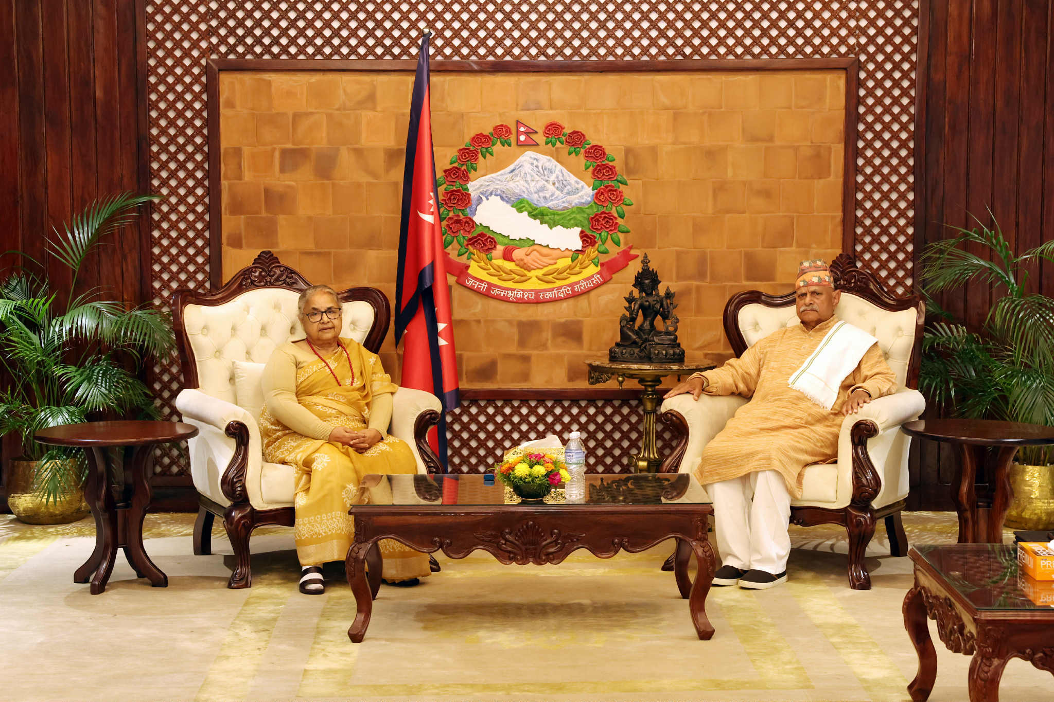 प्रधानमन्त्री कार्की र पूर्वराष्ट्रपति यादवबीच भेटवार्ता