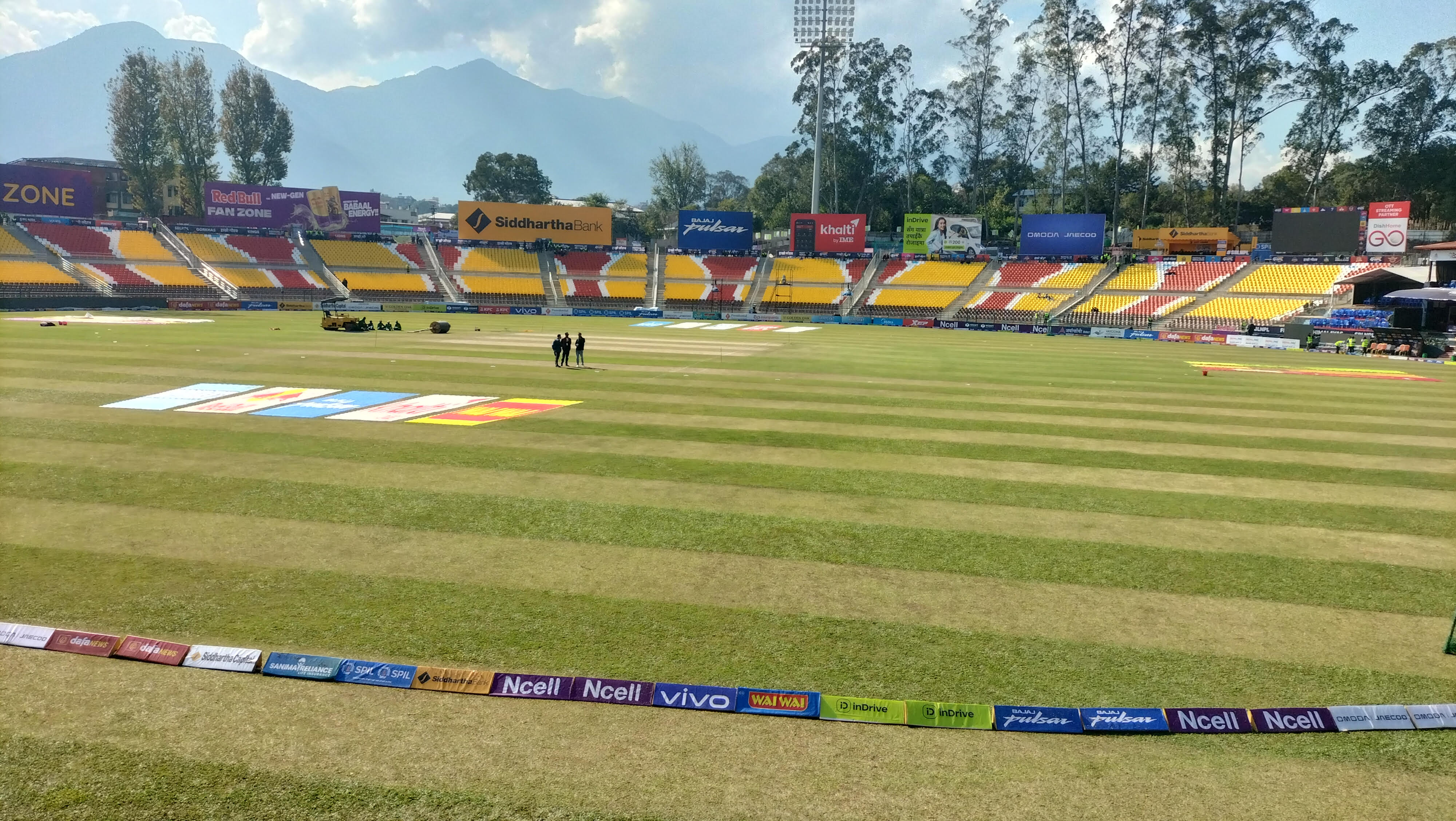 एनपीएलः ‘बलिङ’मा नेपाली र ‘ब्याटिङ’मा विदेशी खेलाडी चम्किए