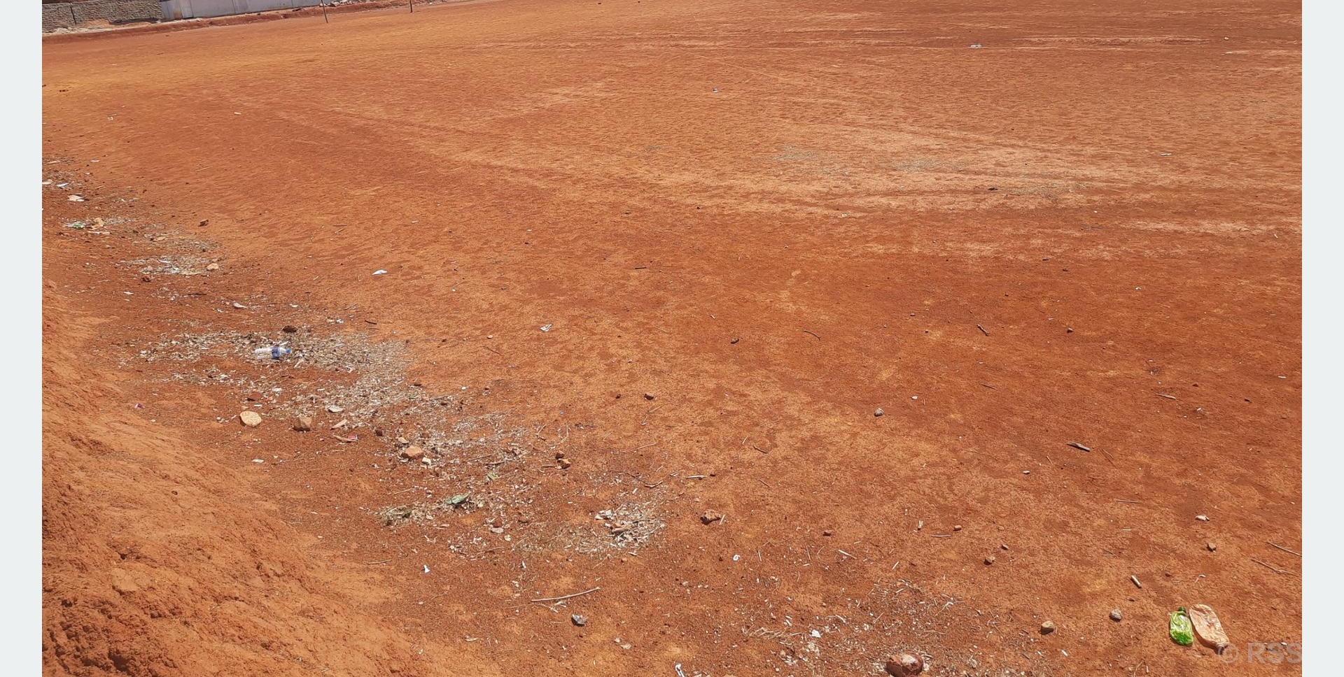 धुलोमै खेल्छन् खेलाडी, धुलोमै बस्छन् दर्शक