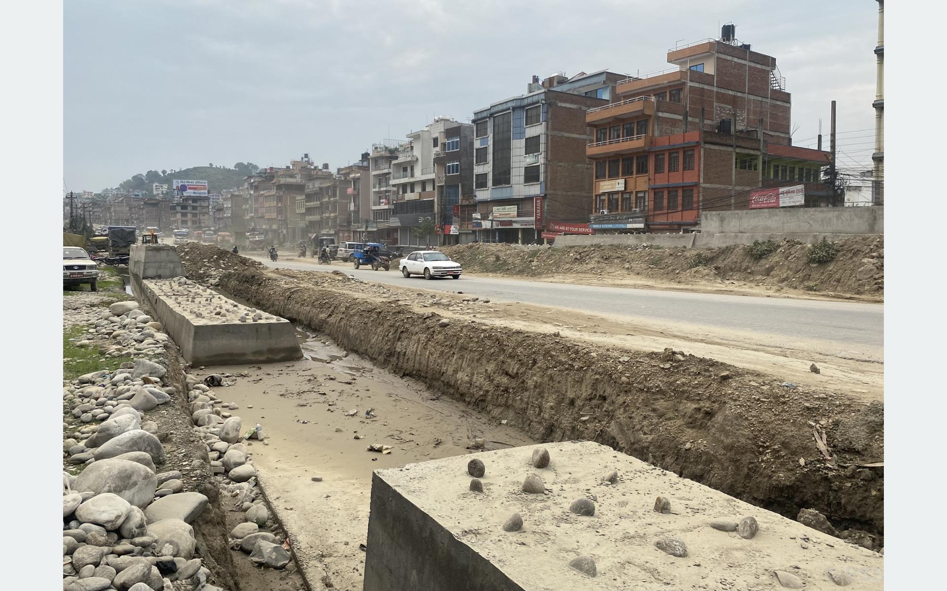 साँगा–धुलिखेल सडकः पुलबजार खण्डमा स्तरोन्नति सुुरु