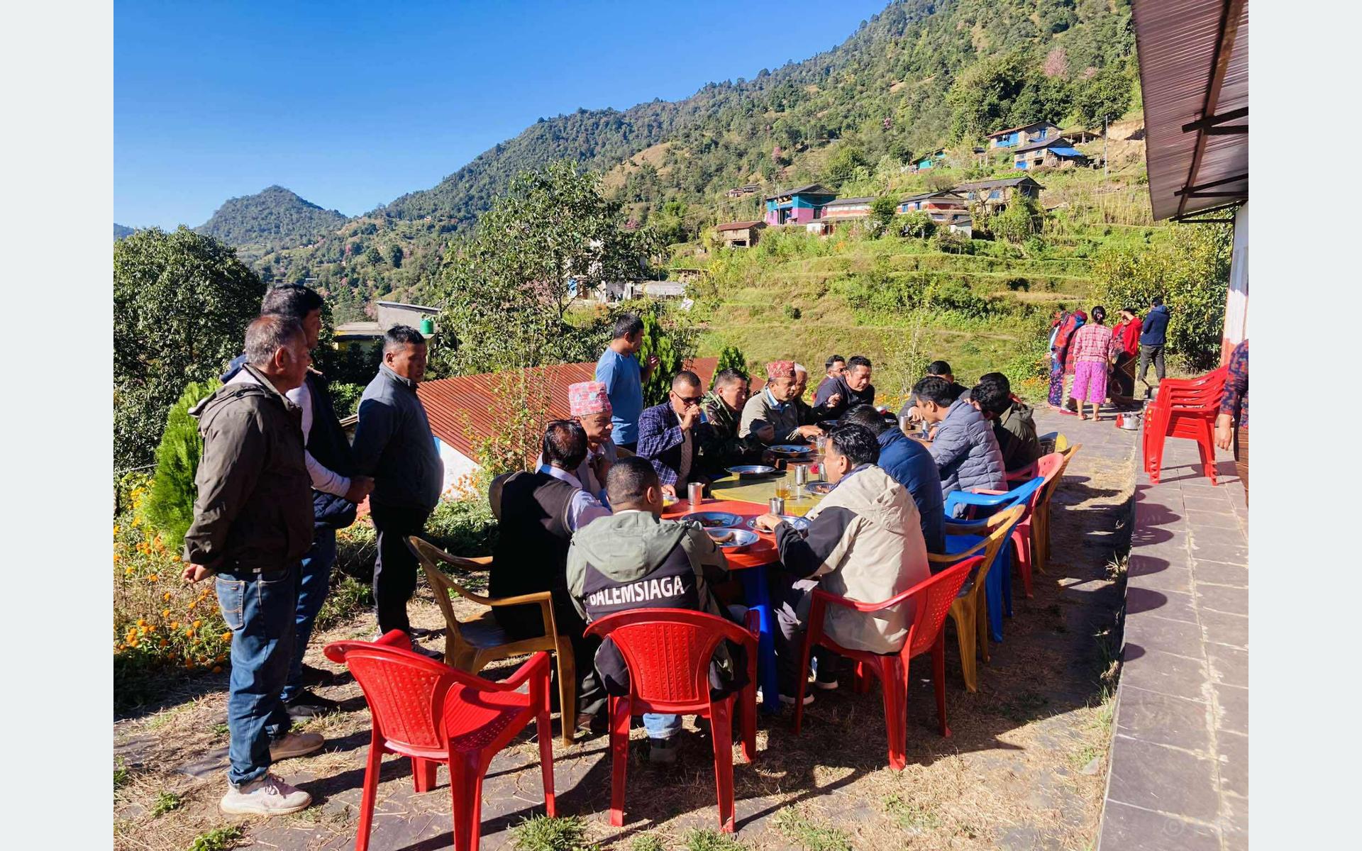 बेलढुङ्गा घरबासमा पाहुनाको रोजाइ ‘कोदोको सेलरोटी’