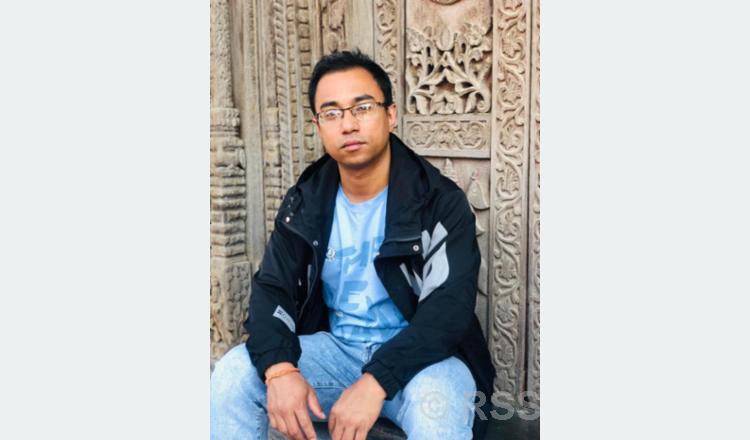 सिंहदरबार धाइरहेका सहिदका बुबा भन्छन् : छोराको बलिदान खेर नजाओस्