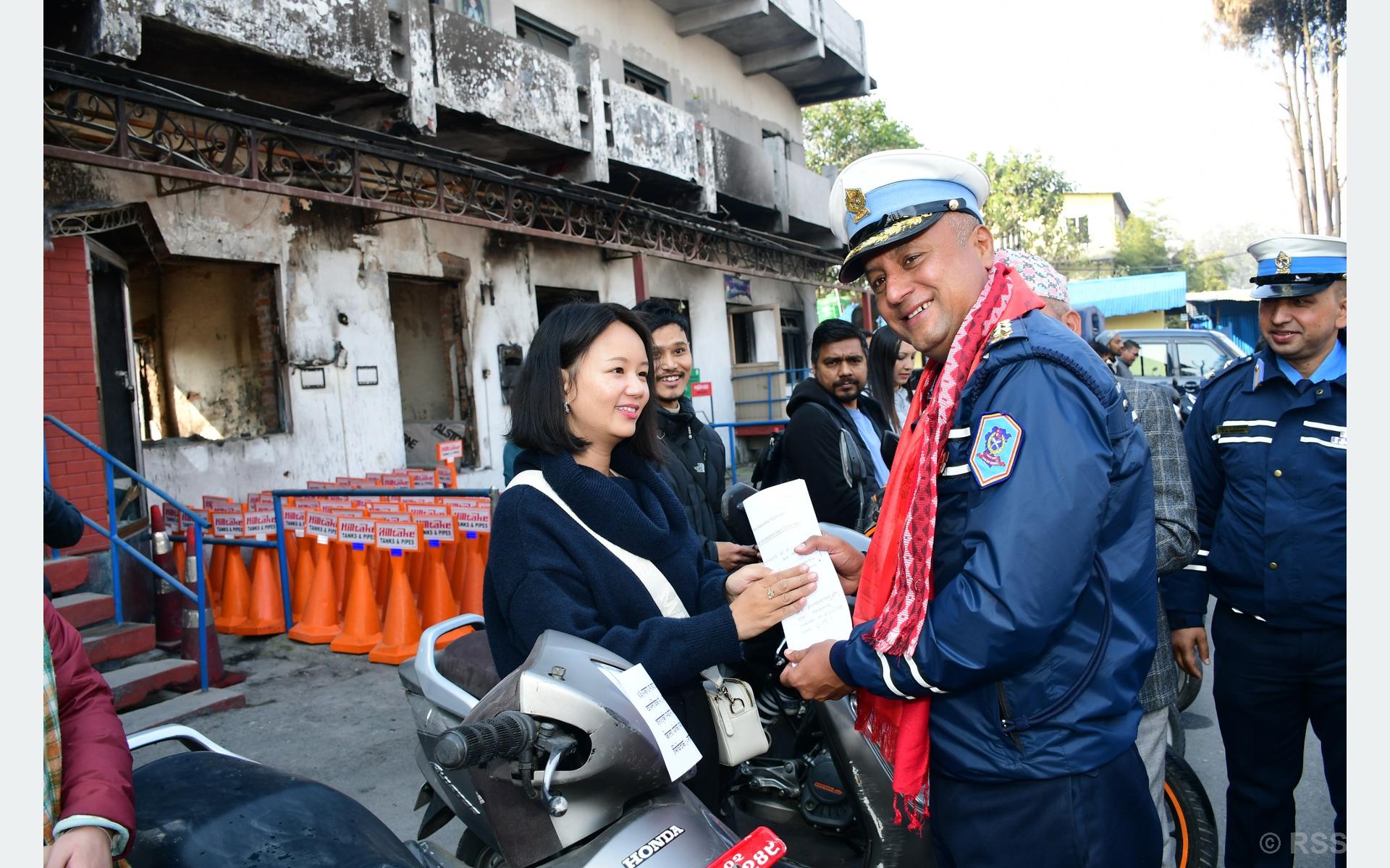 चोरी भएका ६० वटा मोटरसाइकल र स्कुटर हस्तान्तरण