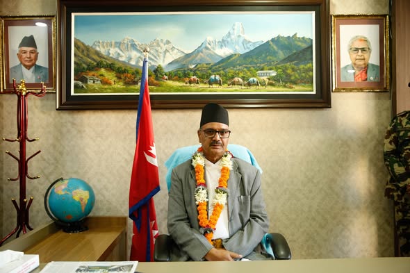 श्रममन्त्री भण्डारी र जेनजी अगुवाबीच भेटवार्ता