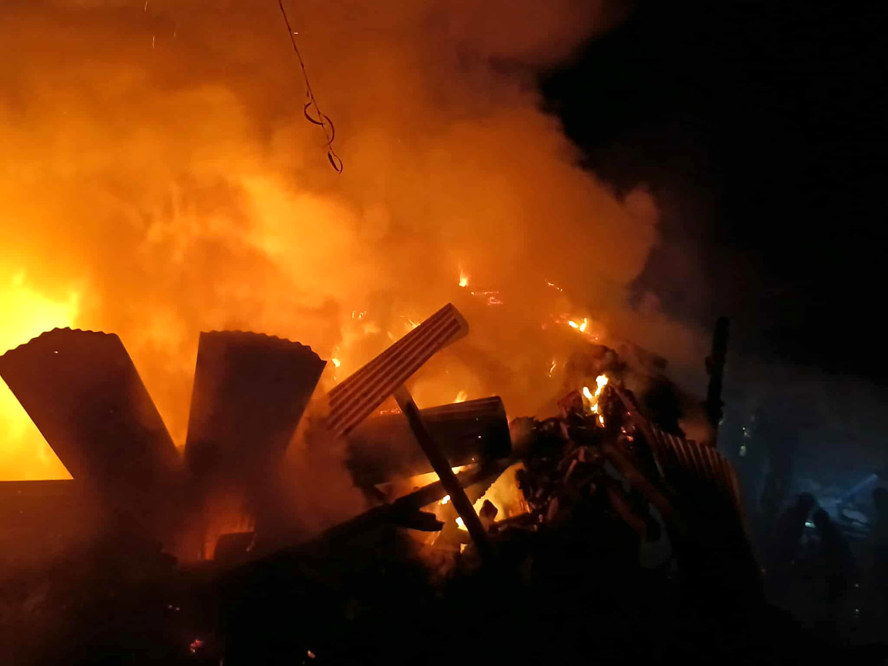 आगलागीबाट दुई जना घाइते, पाँच घरमा क्षति