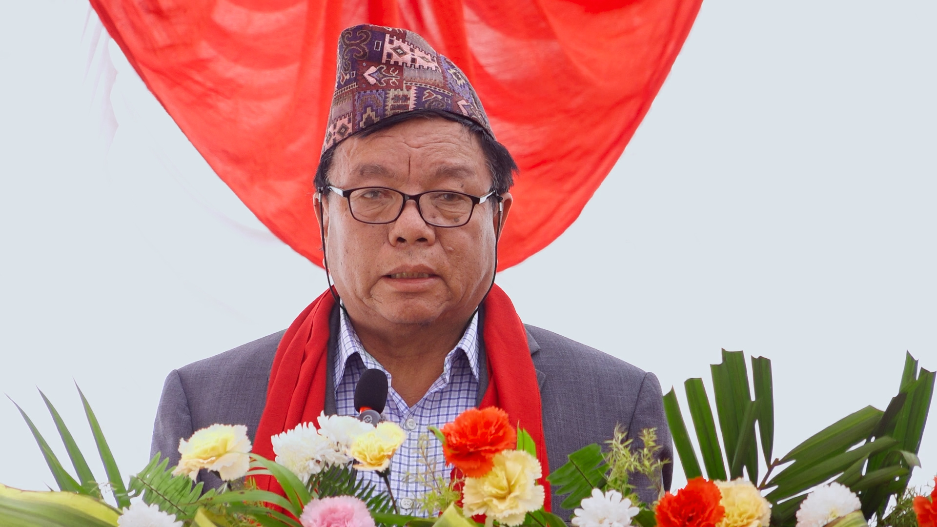 आर्थिक विपन्नताका कारण नेपालीहरुले दुःख पाए: मन्त्री पुन