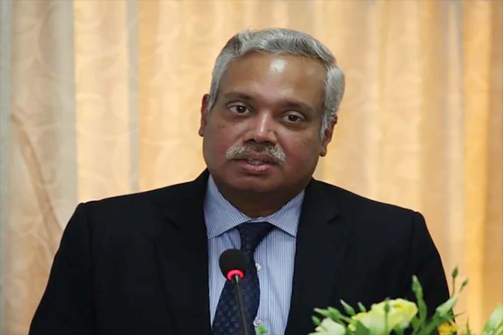 ‘हाइकिङ’ जाँदा अस्वस्थ भएका भारतीय राजदूतको हेलिकप्टरबाट उद्धारपछि उपचार