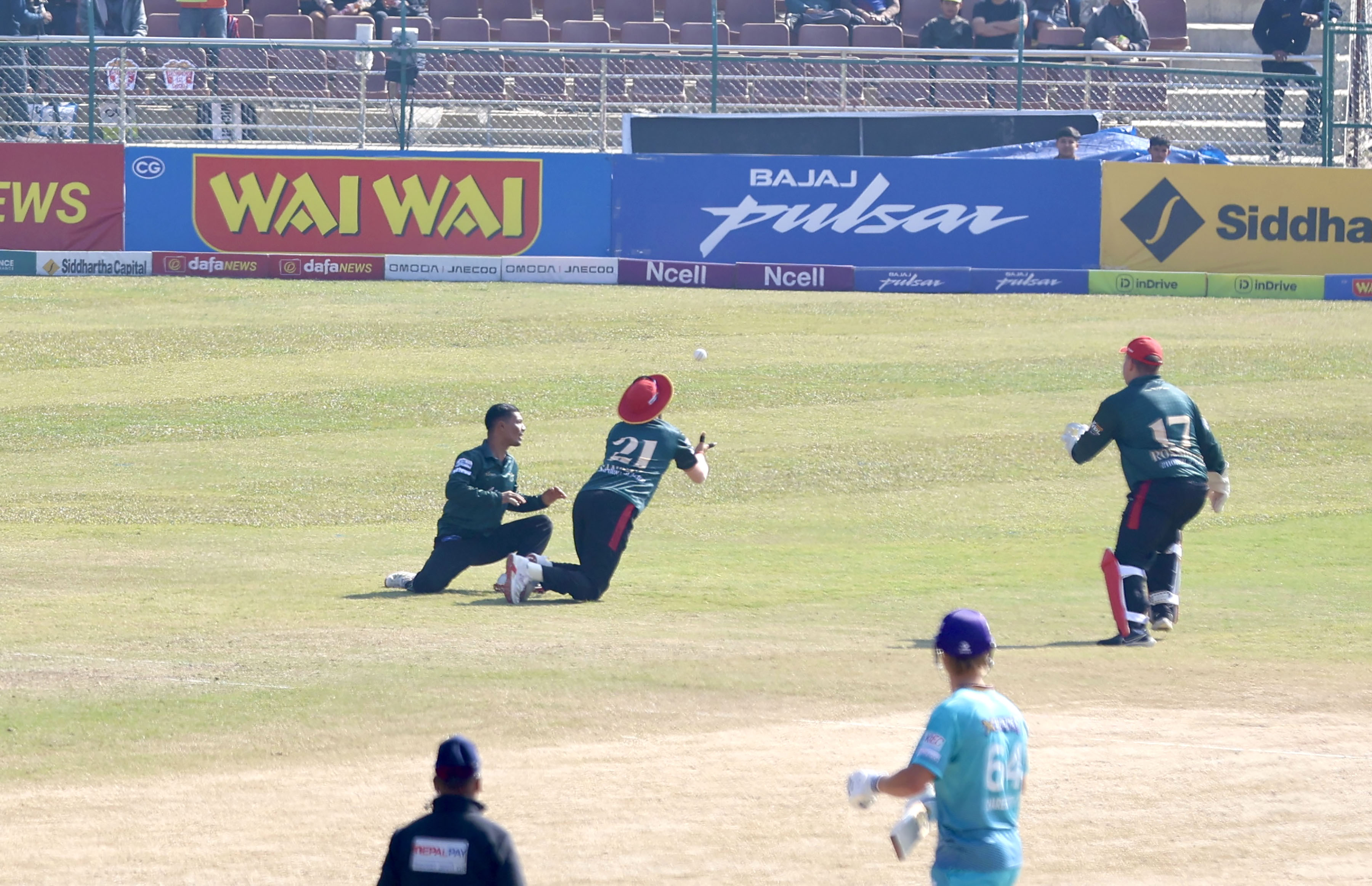 भीम र चार्ल्सवर्थको अर्धशतकमा काठमान्डुले पोखरालाई दियो १६६ रनको लक्ष्य