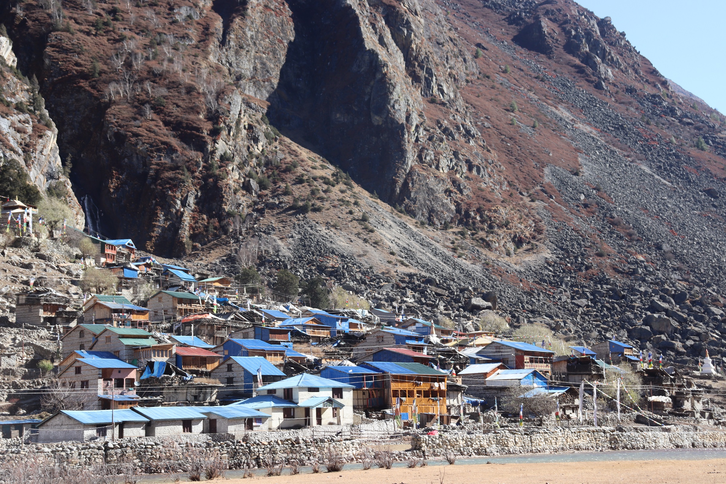 मुगु गाउँको सुनसान अवस्थाः चिसोले गर्दा स्थानियवासीहरू पलायन