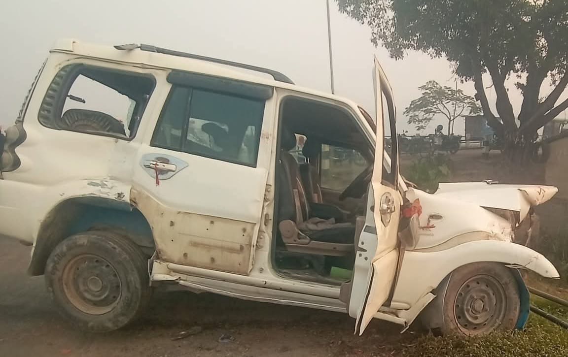 तीन सवारीसाधन एक आपसमा ठोक्किँदा चालकसहित सात जना घाइते