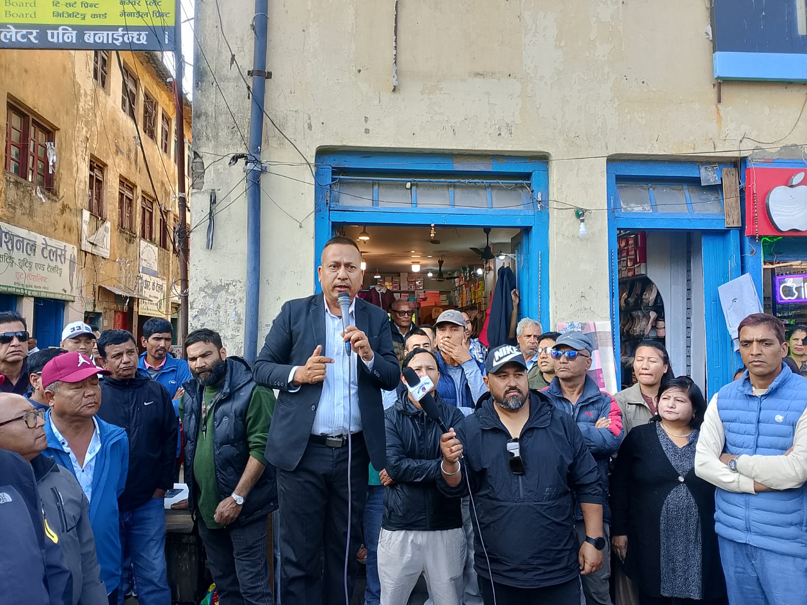 हेटौँडा बजार सडक विस्तारः व्यवसायी र घरधनीको विरोध, न्यायपूर्ण मुआब्जाको माग