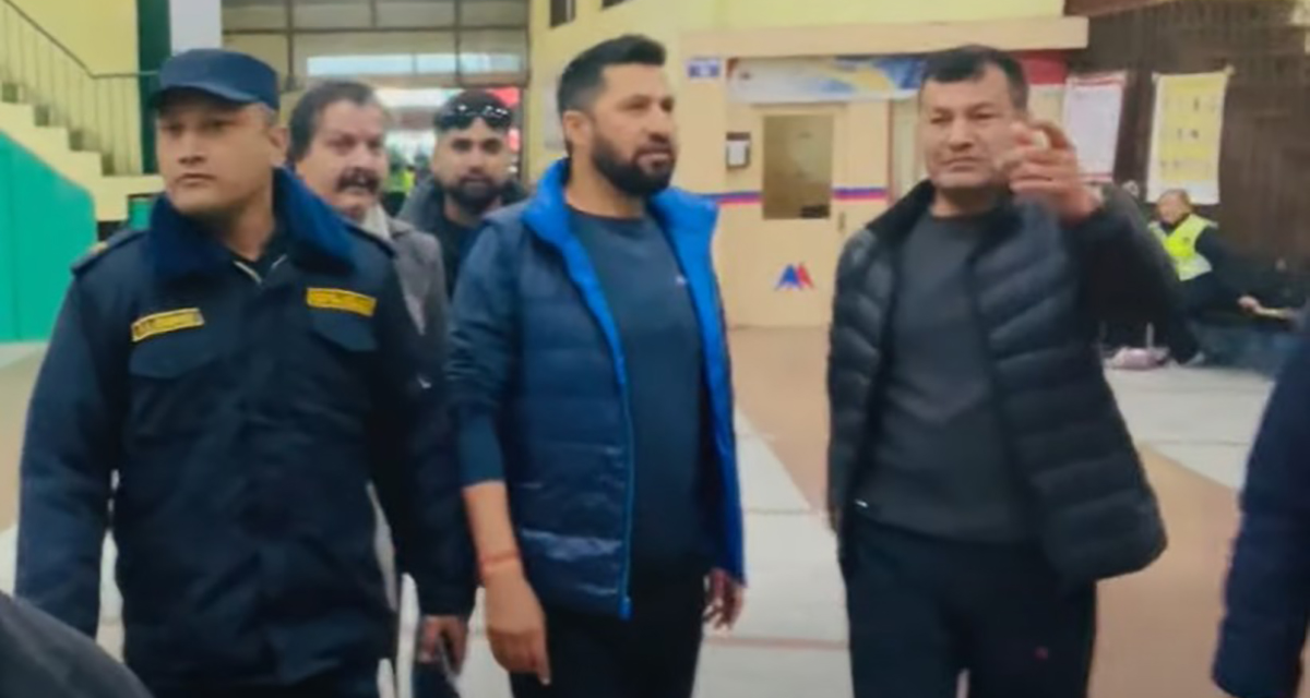 भैरहवा जानका लागि रवि लामिछाने विमानस्थलमा