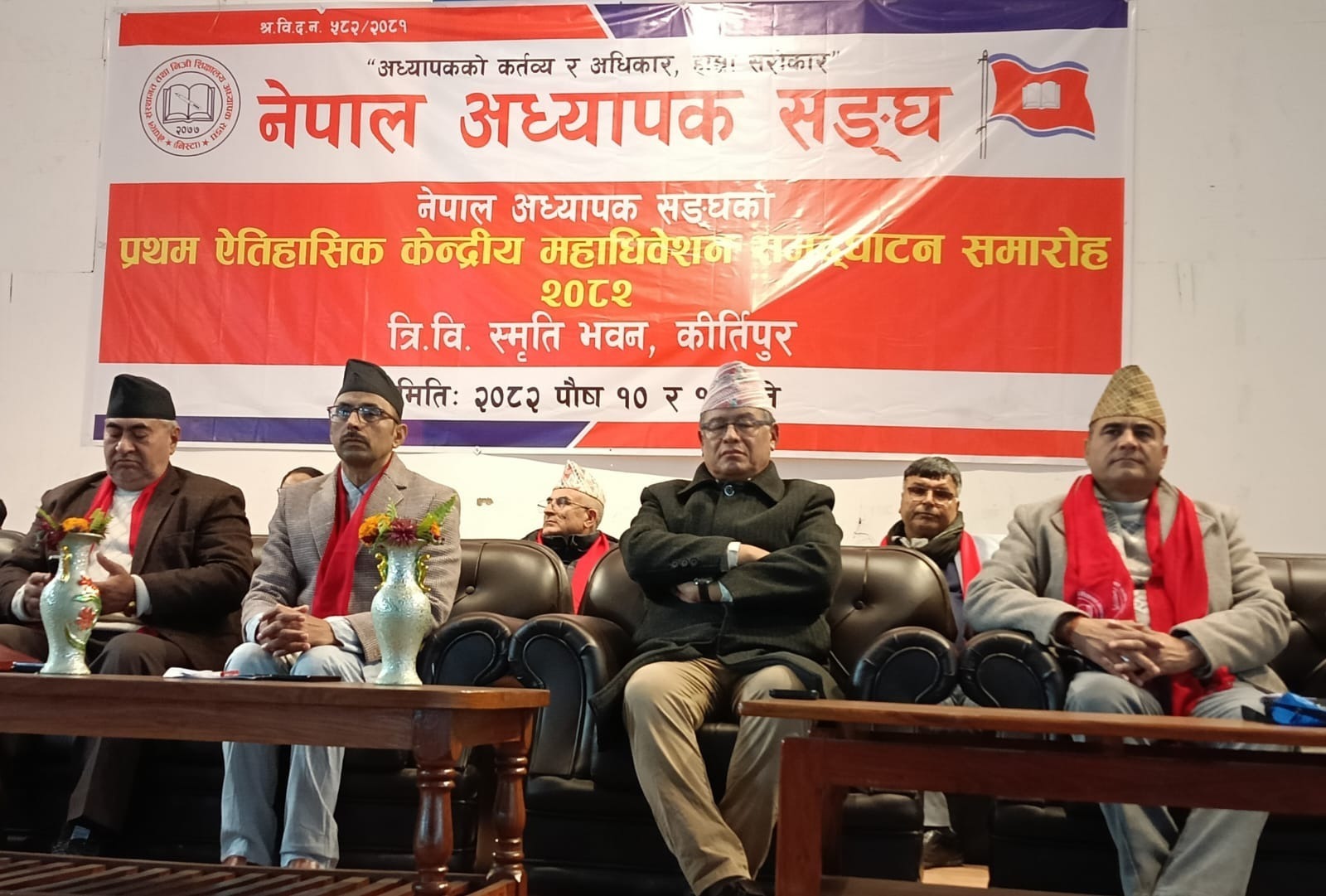 एक हातमा प्रमाणपत्र र अर्कोमा पासपोर्ट बोक्ने बाध्यताको अन्त्य यहि पुस्ताले गर्नुपर्छ : नैनसिंह महर