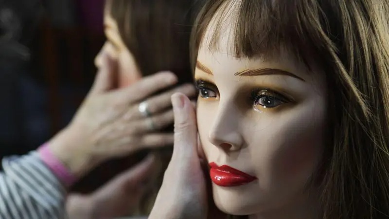 कसरी ‘भगवान’ बन्दैछ रूस ?