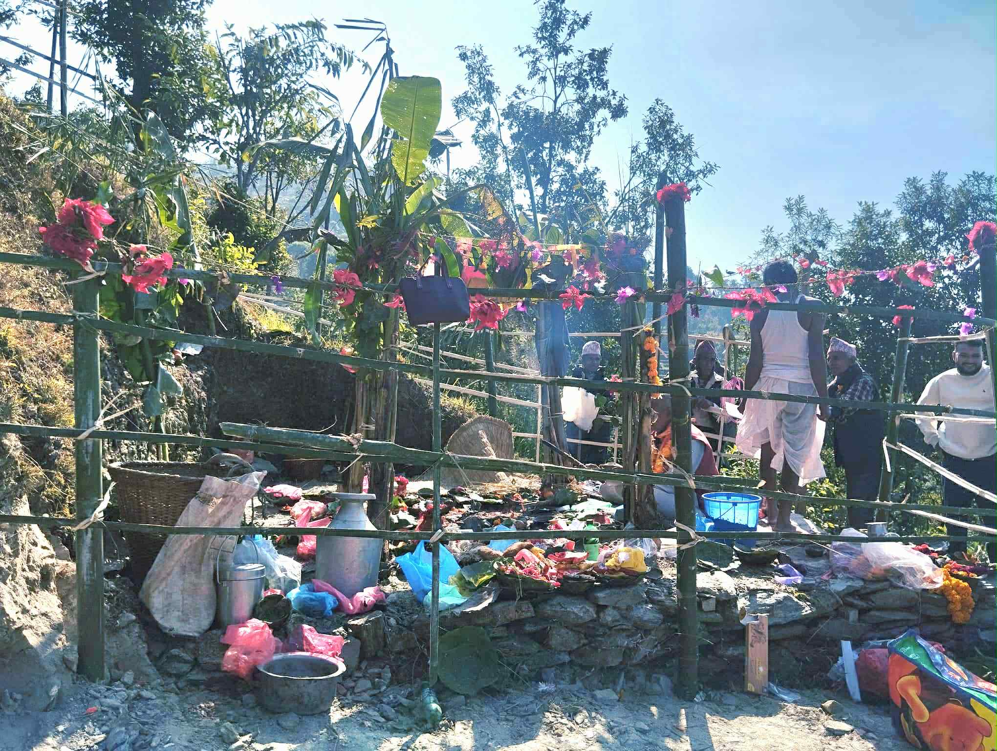 गोरखाका ७१ घरधुरीले गरे सामुहिक कुलपूजा