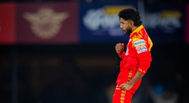 एनपीएलका इमर्जिङ प्लेयर तिलकलाई प्रेसिडेन्सियल कलेजद्वारा १५ लाख रुपैयाँको स्कलरसिप