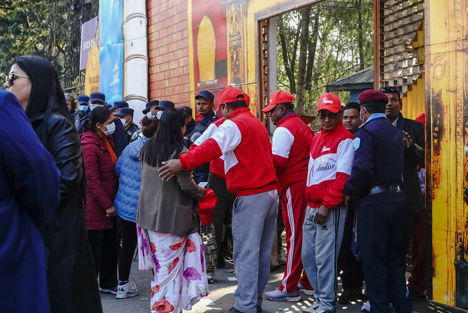एमाले ११ औं महाधिवेशनः दोस्रो दिन भृकुटीमण्डपमा बन्दसत्र, सुरक्षा व्यवस्था कडा (तस्बिरहरू)