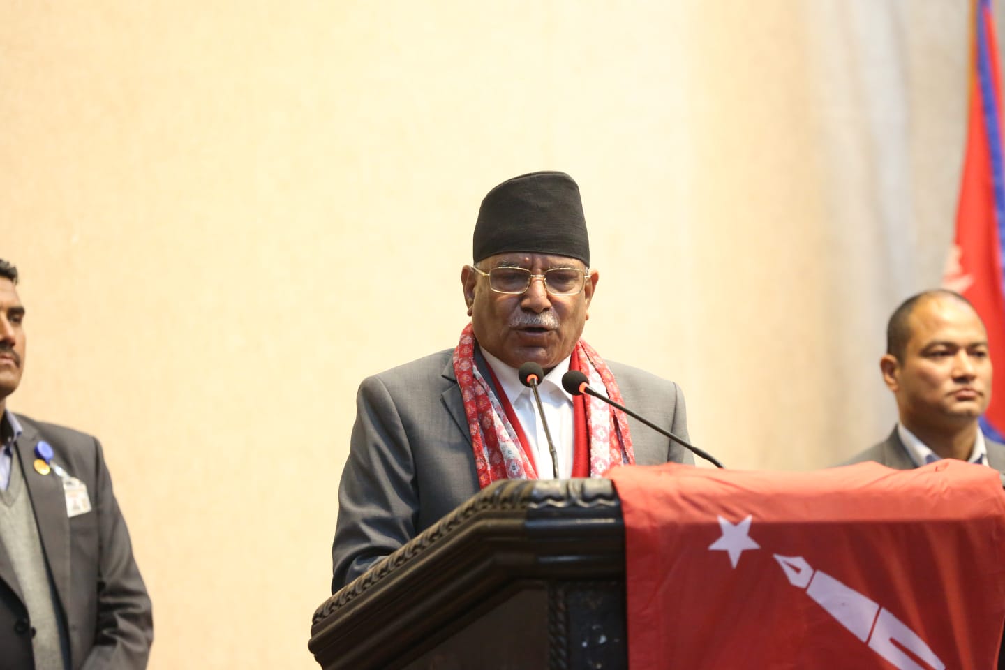 युवामाथि भ्रम फैलाउने राजा–महाराजाका आसेपासे हुन् : प्रचण्ड