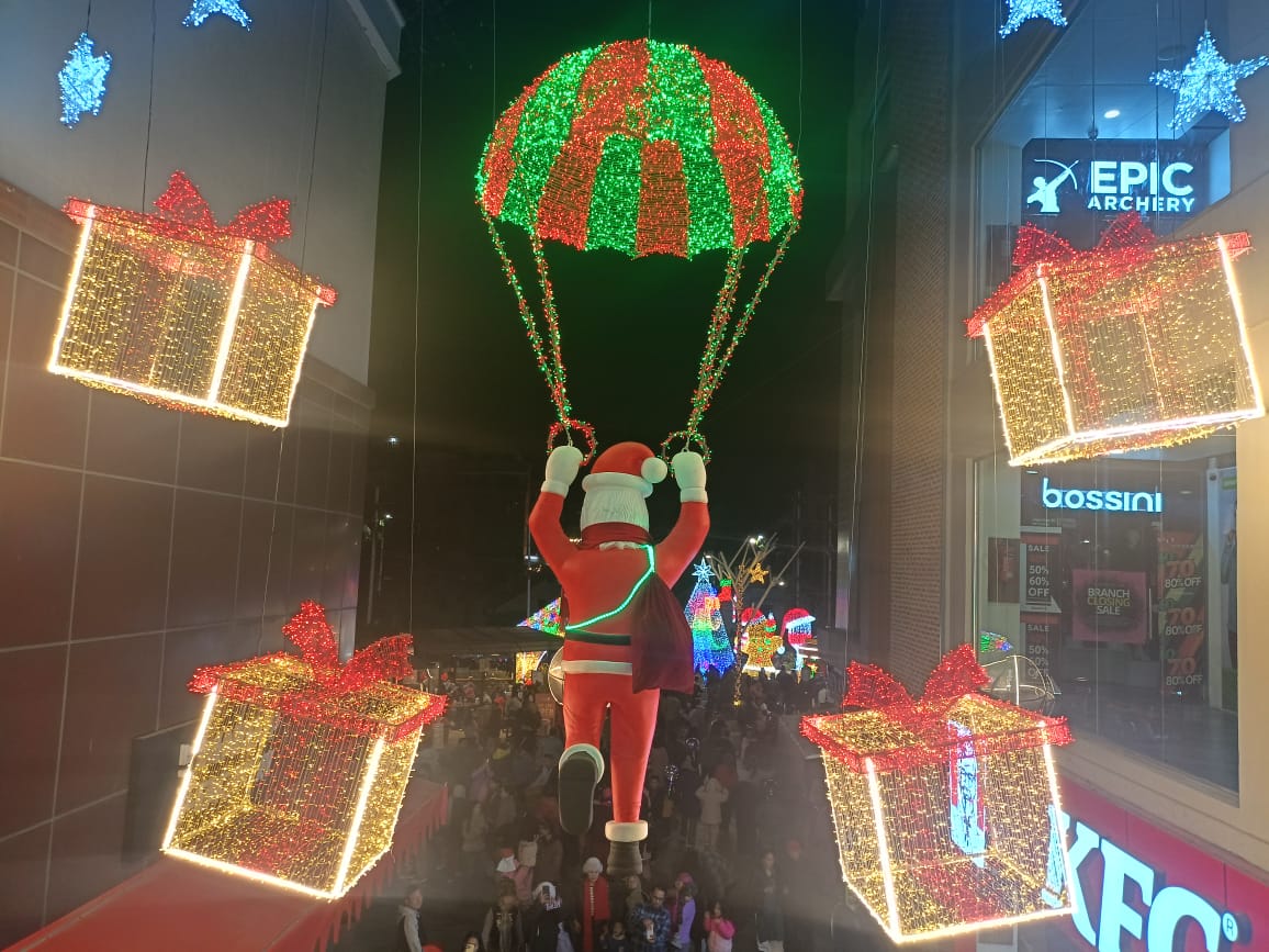 लबिम मल झिलिमिली, क्रिसमस पूर्वसन्ध्या उत्सवमय