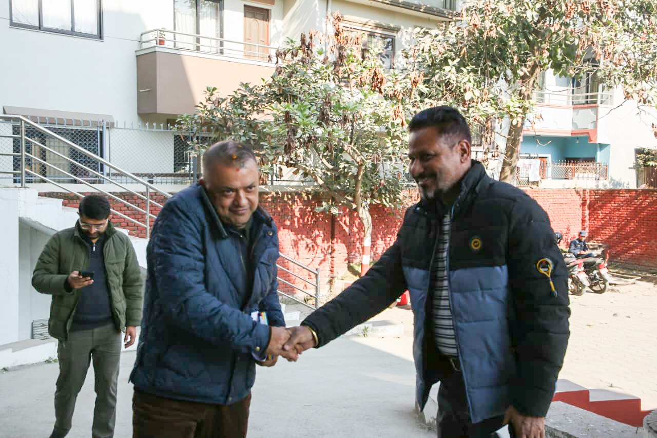 कांग्रेस कार्यसम्पादन समितिको बैठकका लागि सानेपा पुगे नेताहरु (तस्बिरहरु)