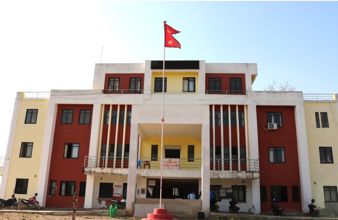 करारका कर्मचारी हटाएपछि स्वास्थ्य संस्था बन्द