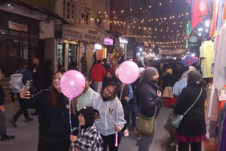 ठमेलमा अङ्ग्रेजी नयाँ वर्ष २०२६ को स्वागत