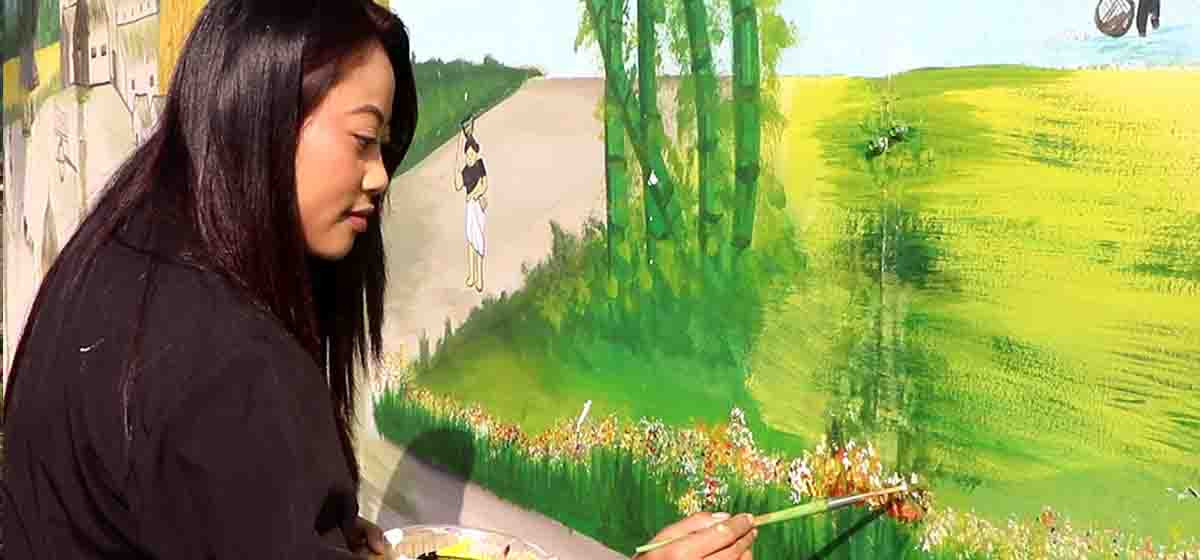 रङमार्फत थारु संस्कृति जोगाउँदै सोमिना