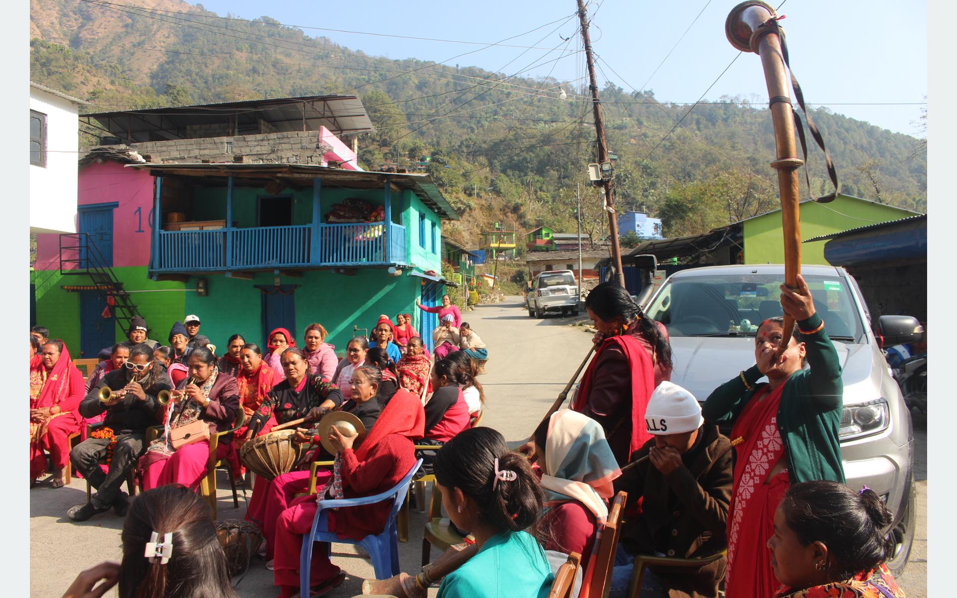 महिलालाई आयआर्जनमा लगाउन पञ्चैबाजा प्रशिक्षण