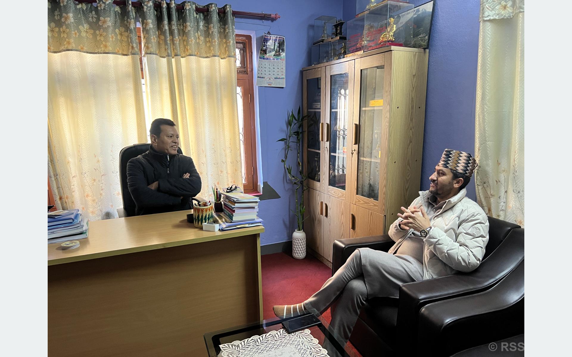 सञ्चारमन्त्री खरेल र बागमती प्रदेश सांसद श्रेष्ठबीच भेटवार्ता